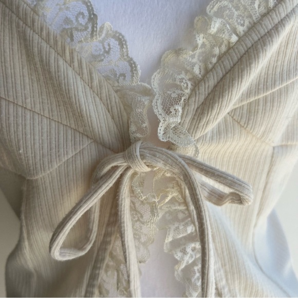 Lace detailed corset top w/ruffled hem, size L, cottage core,  romantic style - Picture 7 of 7